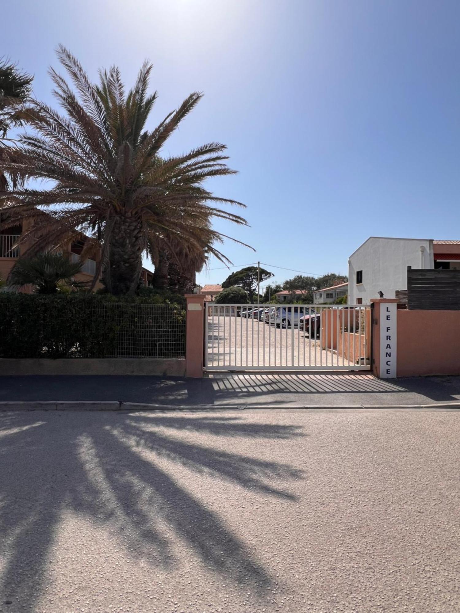 Apartament La Bergerie Hyères Zewnętrze zdjęcie